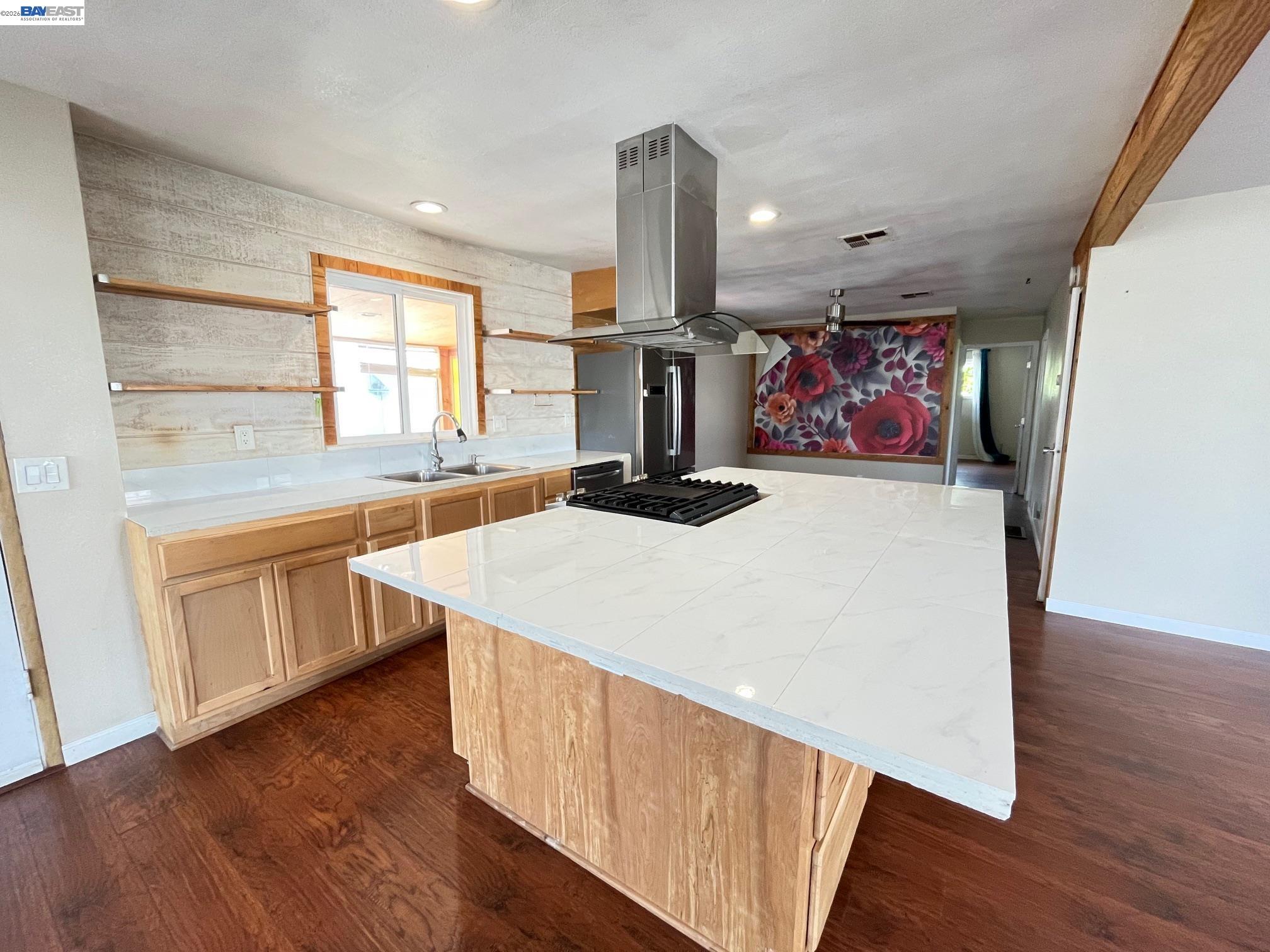 Detail Gallery Image 2 of 42 For 179 Kona Circle, Union City,  CA 94587-0000 - 2 Beds | 2 Baths