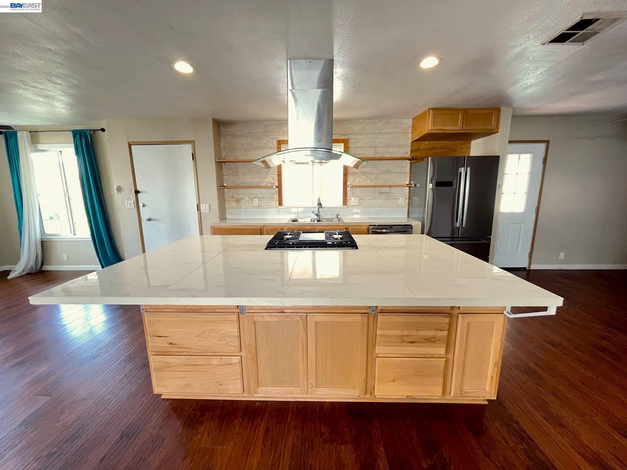 Detail Gallery Image 5 of 42 For 179 Kona Circle, Union City,  CA 94587-0000 - 2 Beds | 2 Baths