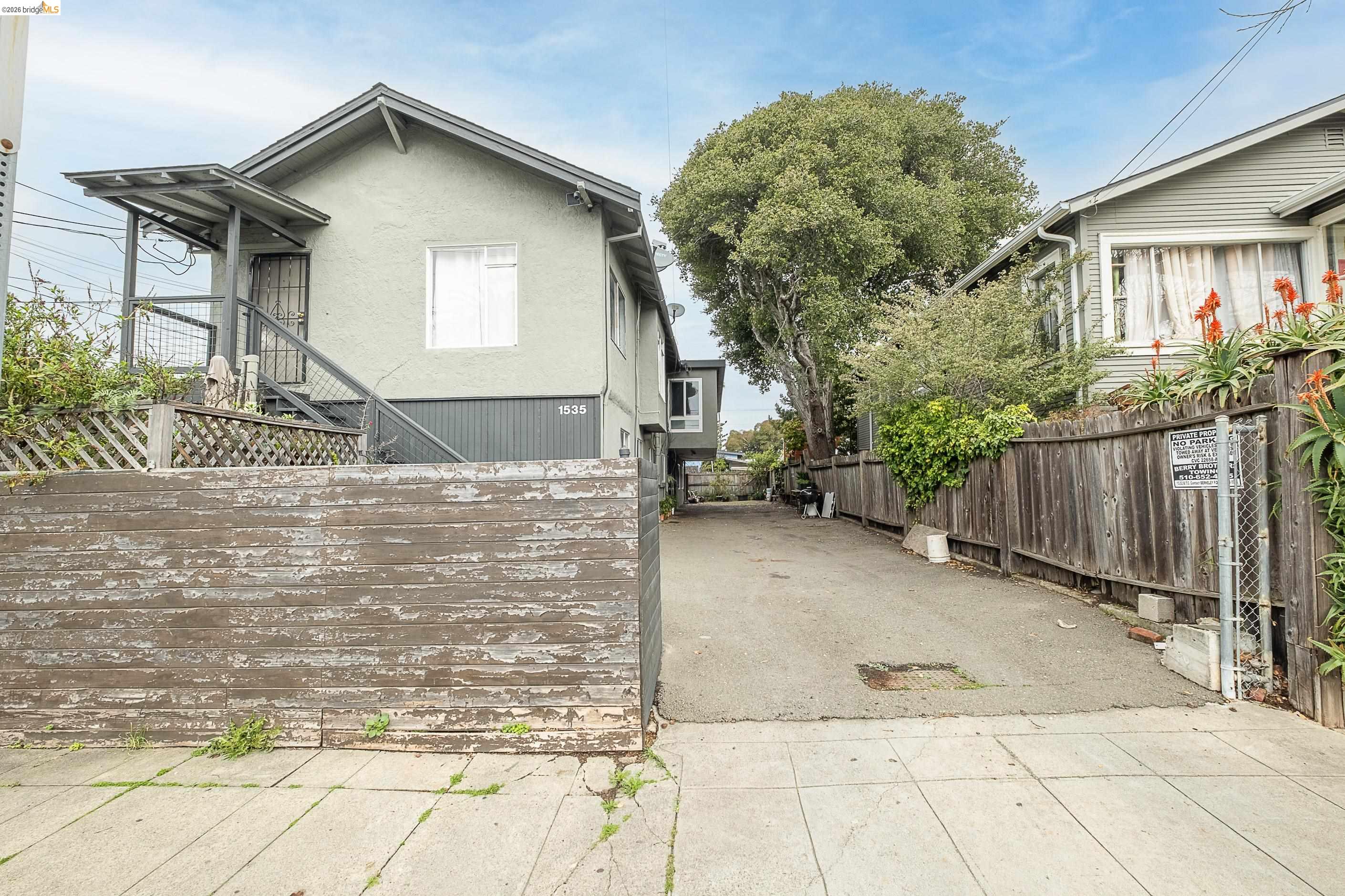 Detail Gallery Image 2 of 19 For 1535 Julia St, Berkeley,  CA 94703 - – Beds | – Baths