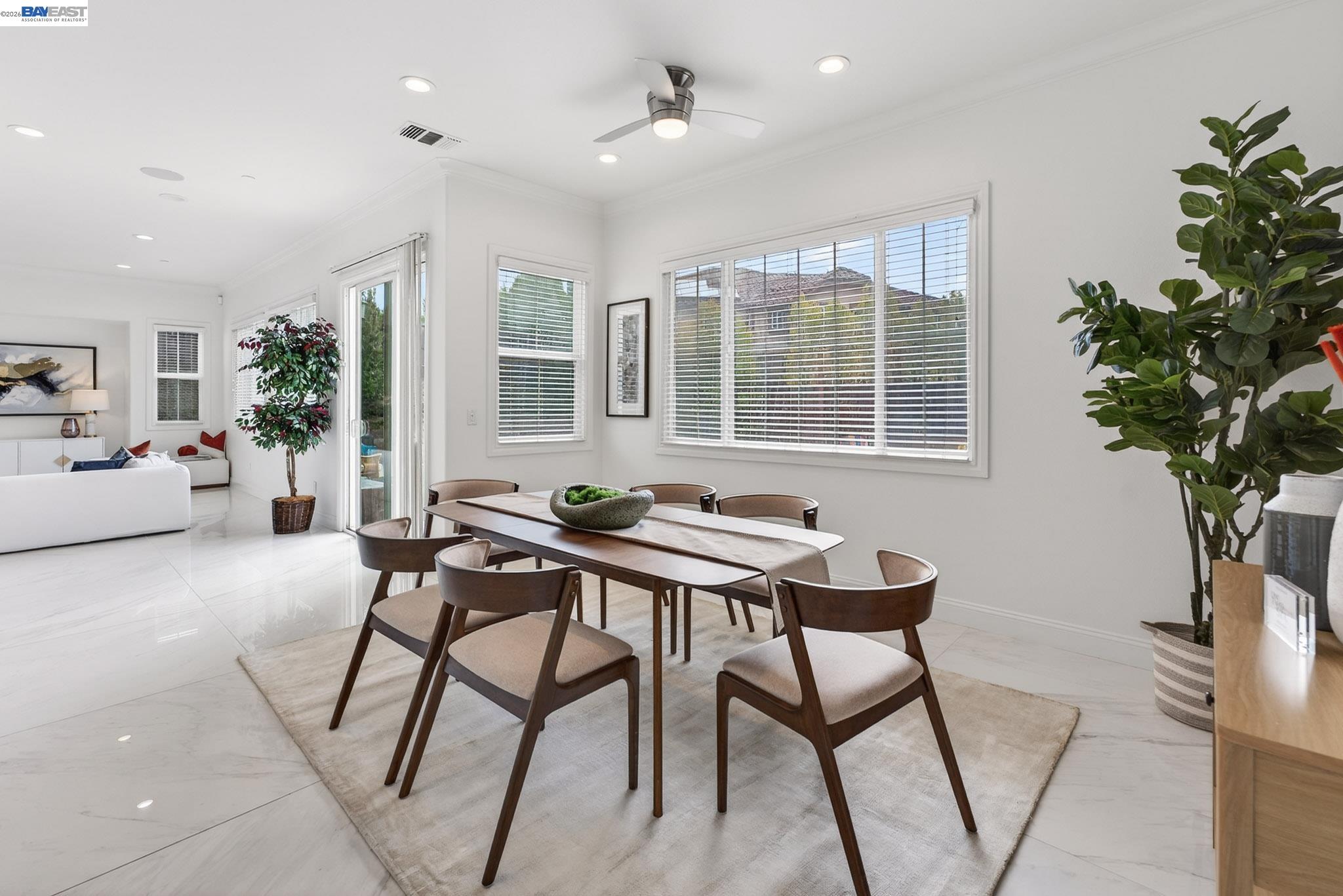 Detail Gallery Image 13 of 34 For 2848 E Cog Hill Ter, Dublin,  CA 94568 - 6 Beds | 4/1 Baths