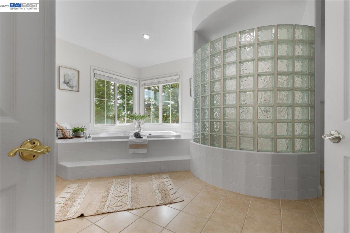 Detail Gallery Image 22 of 34 For 2848 E Cog Hill Ter, Dublin,  CA 94568 - 6 Beds | 4/1 Baths