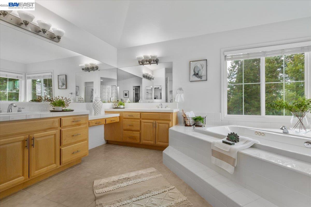 Detail Gallery Image 23 of 34 For 2848 E Cog Hill Ter, Dublin,  CA 94568 - 6 Beds | 4/1 Baths