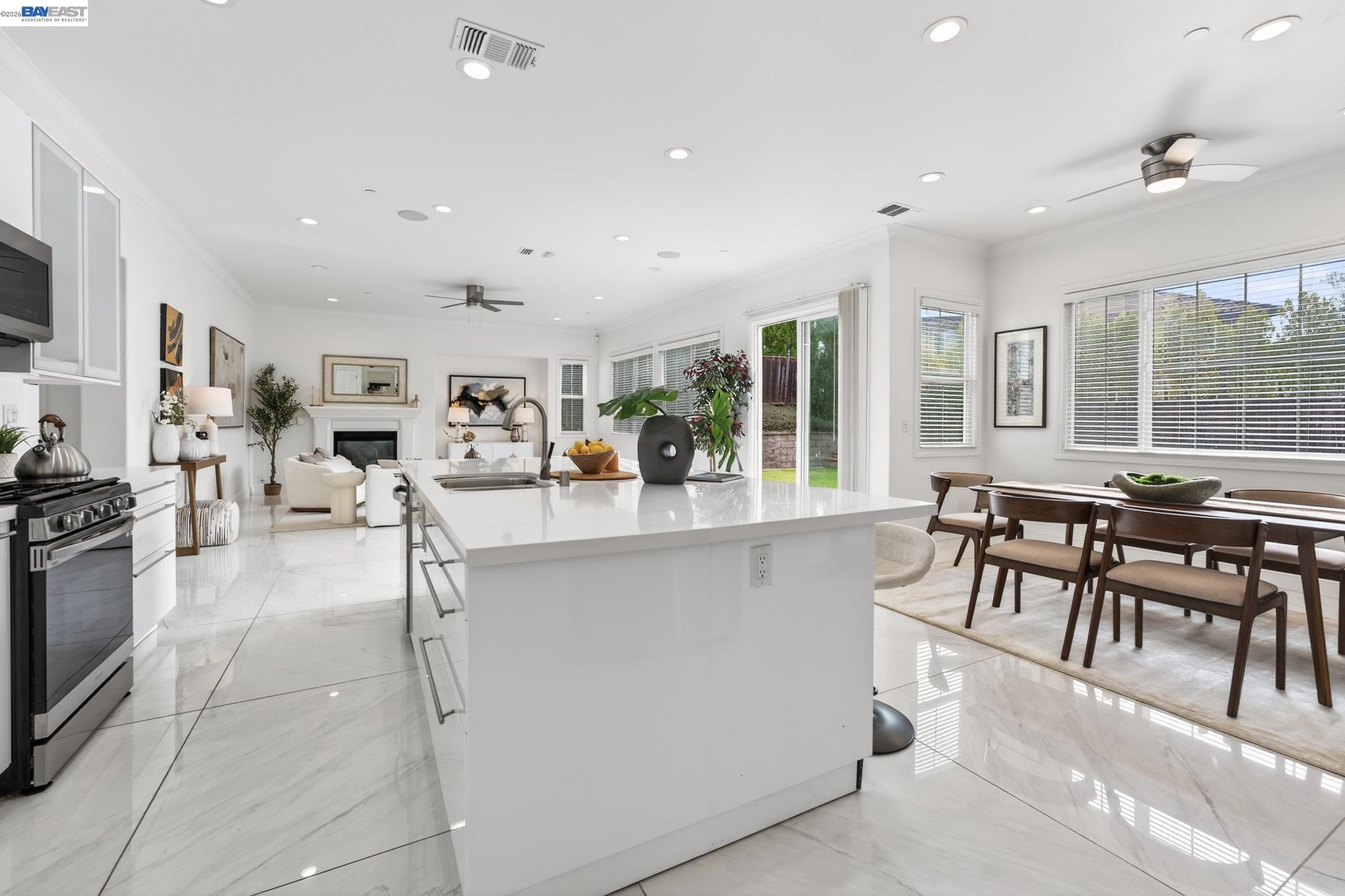 Detail Gallery Image 10 of 34 For 2848 E Cog Hill Ter, Dublin,  CA 94568 - 6 Beds | 4/1 Baths