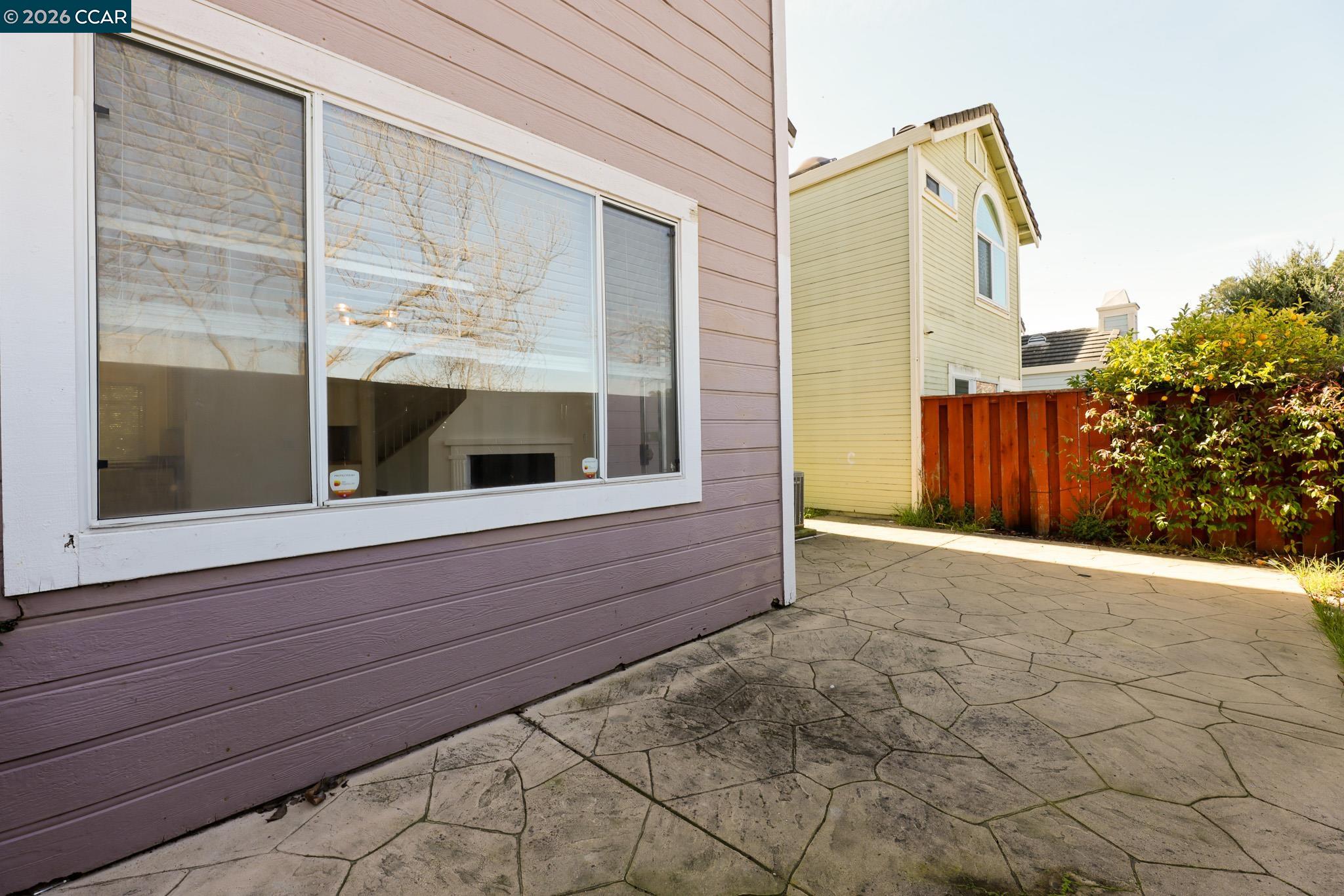 Detail Gallery Image 11 of 27 For 528 Dohrmann Lane, Pinole,  CA 94564 - 4 Beds | 2/1 Baths