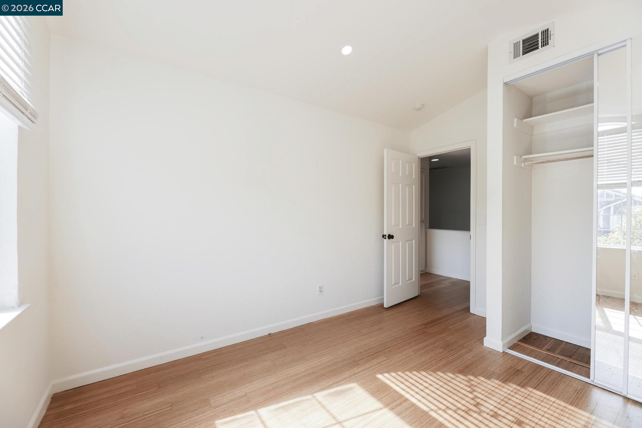 Detail Gallery Image 25 of 27 For 528 Dohrmann Lane, Pinole,  CA 94564 - 4 Beds | 2/1 Baths