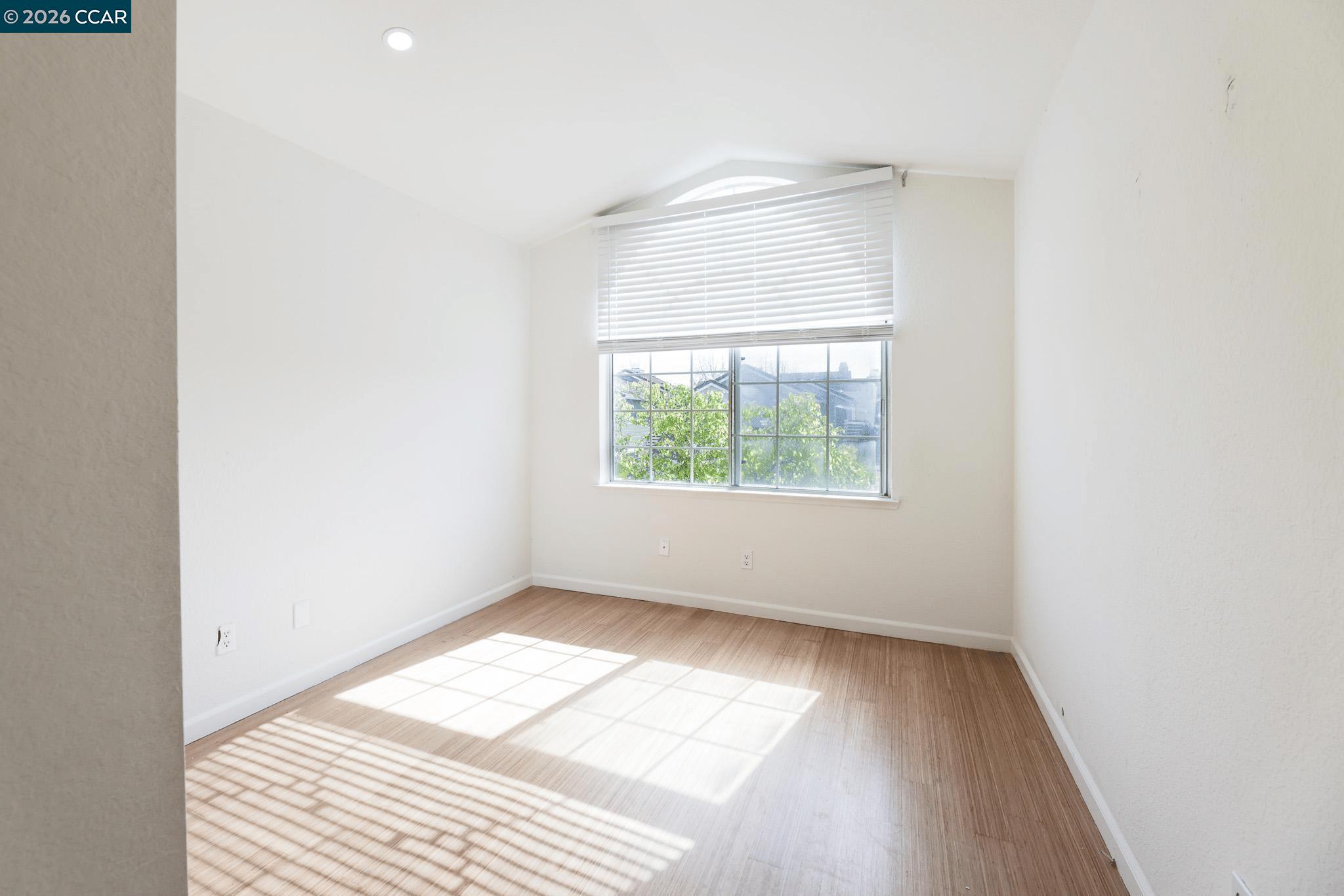 Detail Gallery Image 27 of 27 For 528 Dohrmann Lane, Pinole,  CA 94564 - 4 Beds | 2/1 Baths