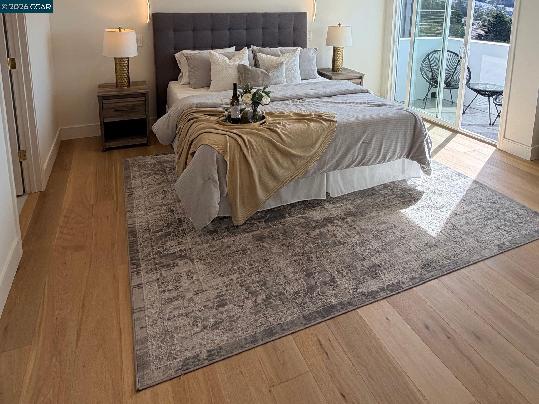 Detail Gallery Image 7 of 11 For 337 Farallon Ave, Pacifica,  CA 94044-0111 - 4 Beds | 3 Baths