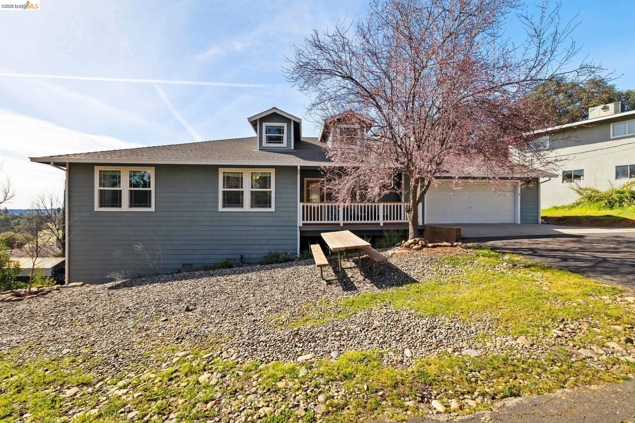 Detail Gallery Image 6 of 30 For 19095 North Dr, Jamestown,  CA 95327 - 3 Beds | 2 Baths