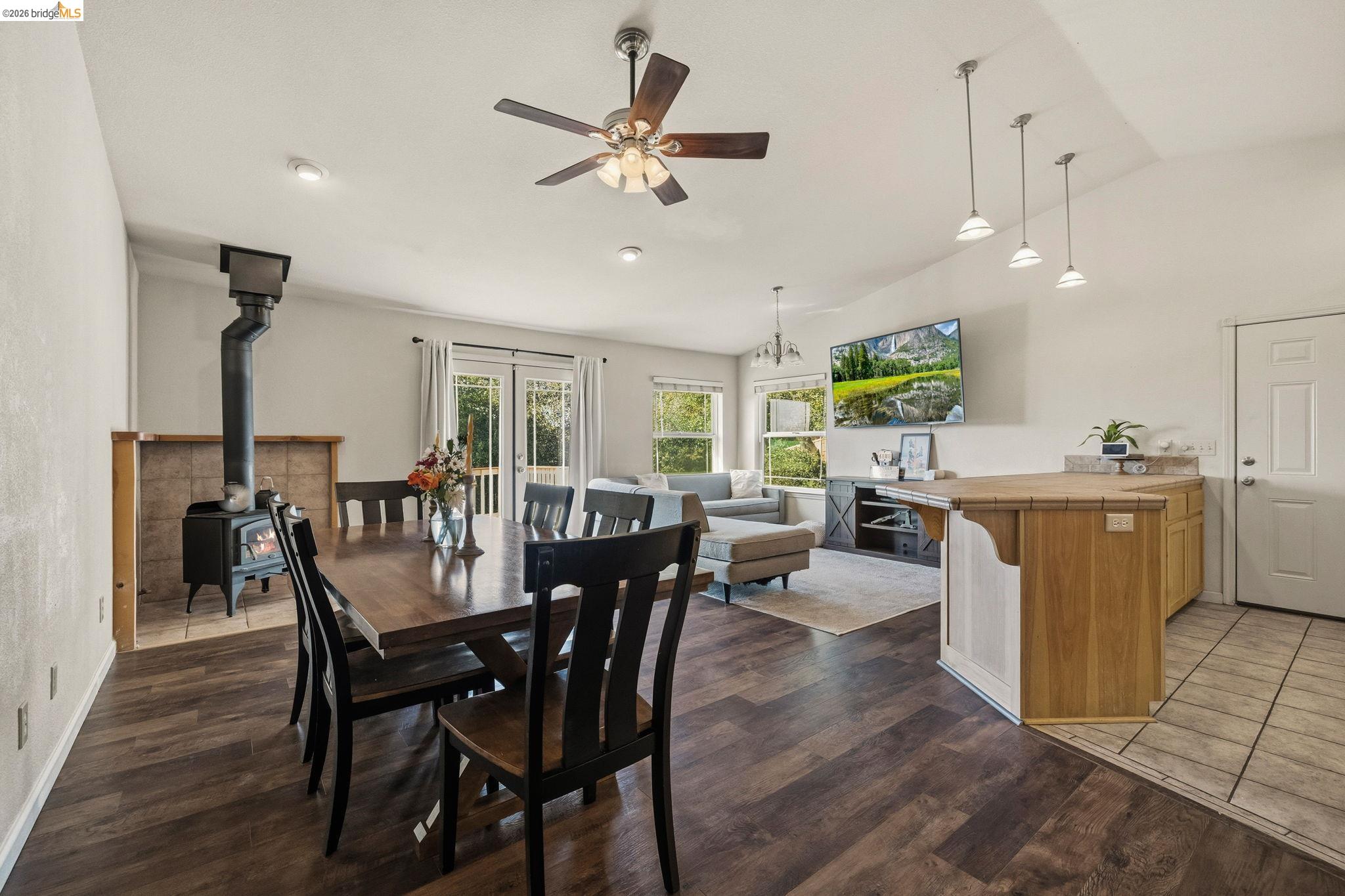 Detail Gallery Image 8 of 30 For 19095 North Dr, Jamestown,  CA 95327 - 3 Beds | 2 Baths