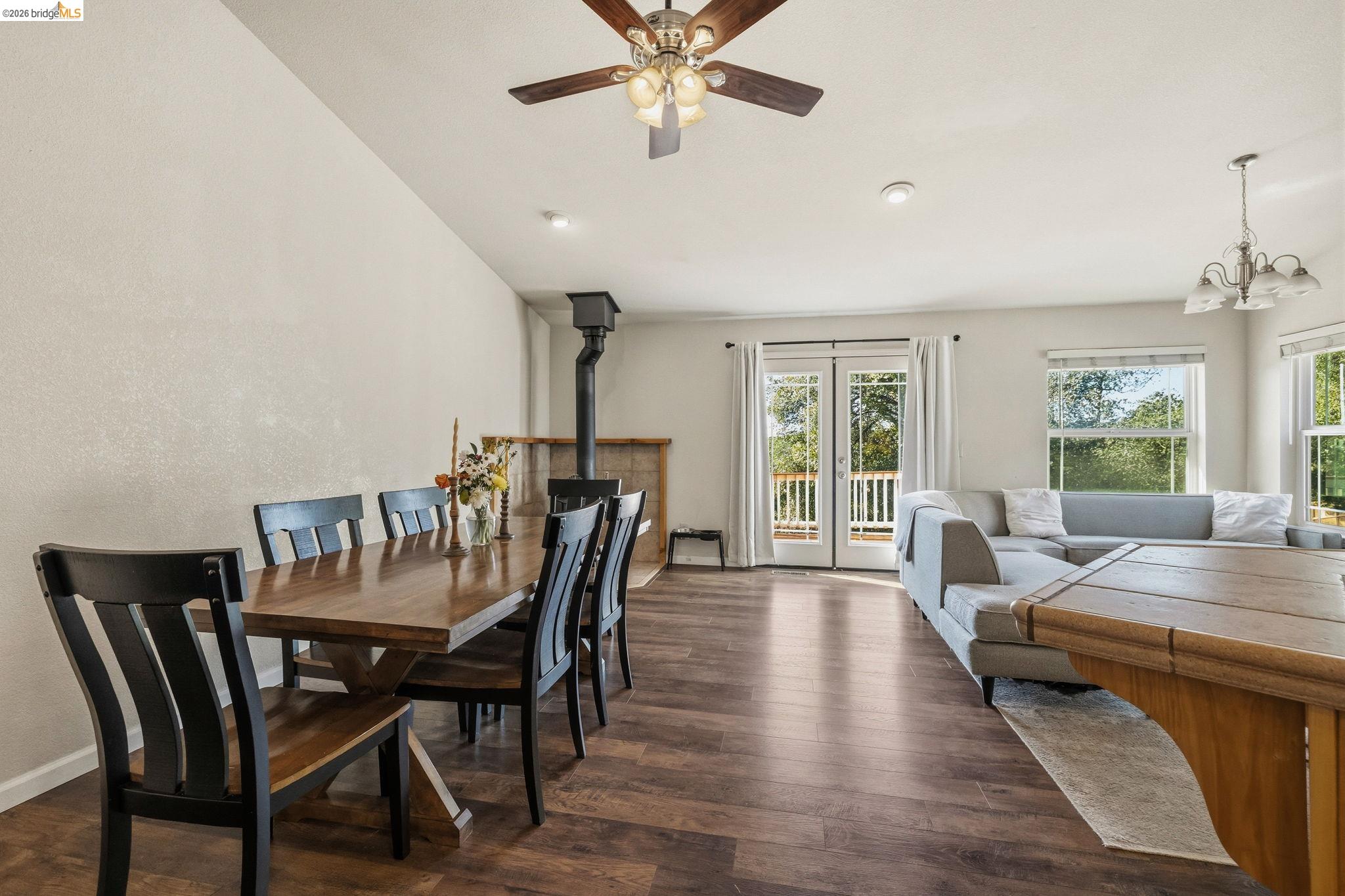 Detail Gallery Image 9 of 30 For 19095 North Dr, Jamestown,  CA 95327 - 3 Beds | 2 Baths