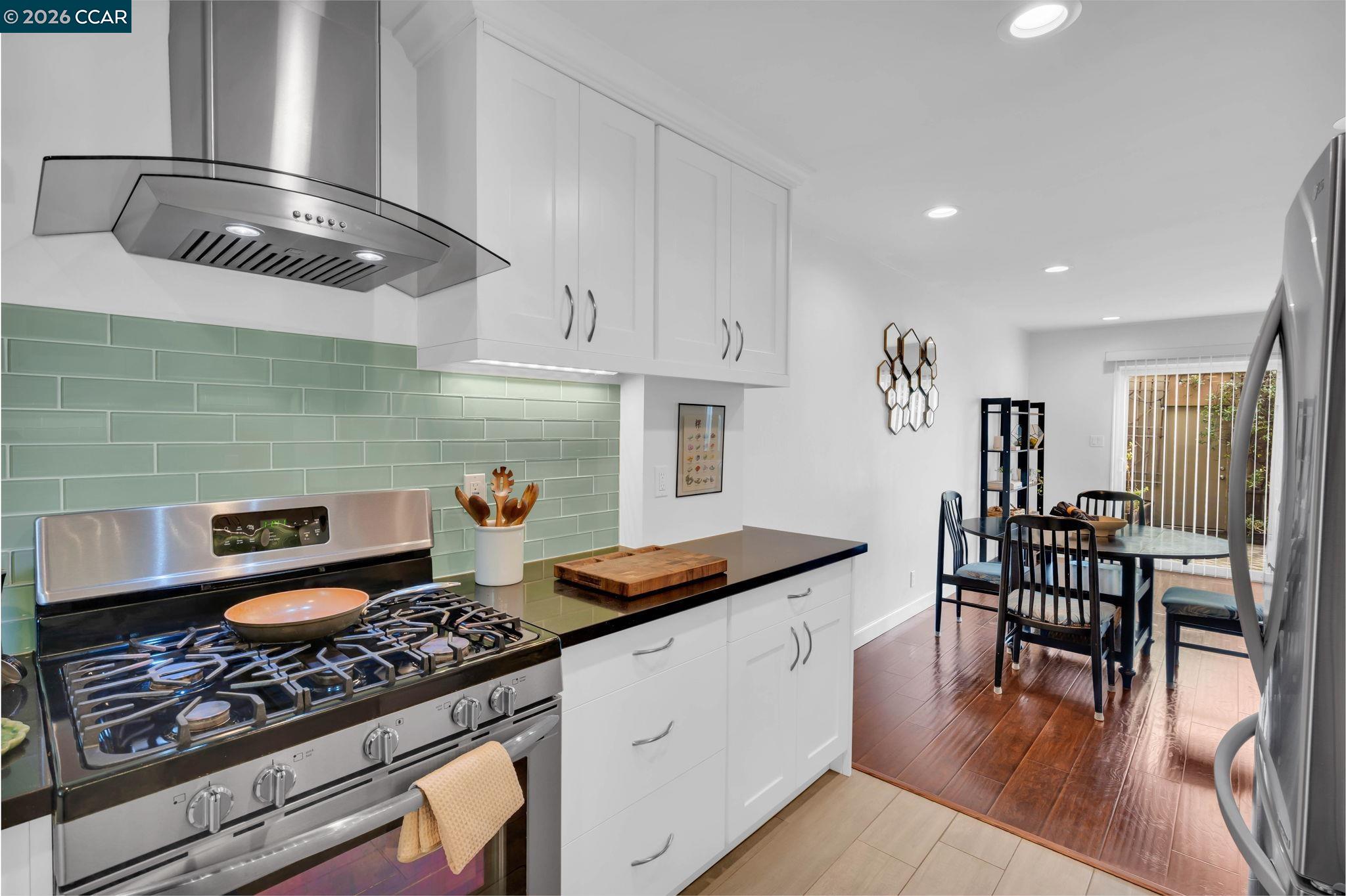 Photo #6: 41125421 Listing: Photo #6