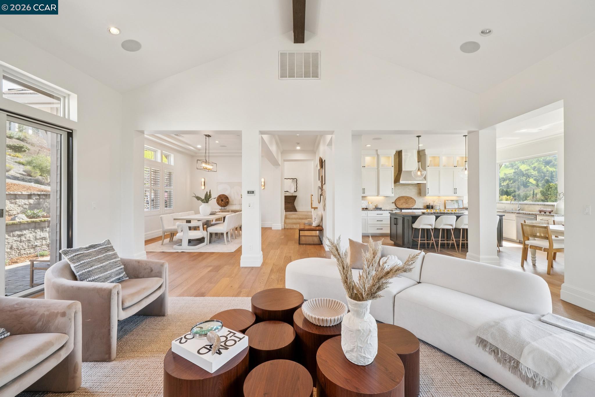 Detail Gallery Image 14 of 60 For 120 Arbor View Ln, Lafayette,  CA 94549 - 4 Beds | 3/1 Baths