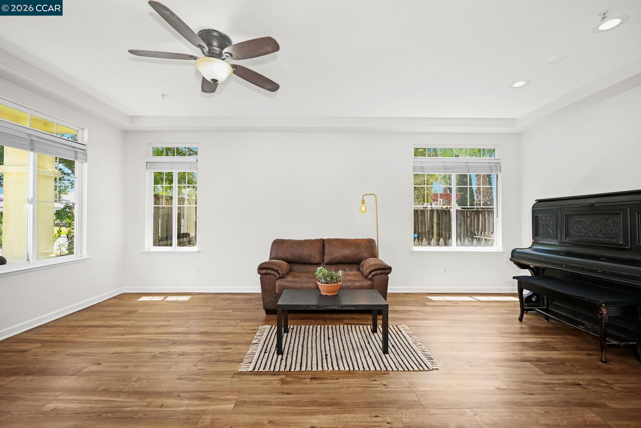 Detail Gallery Image 4 of 20 For 2924 Gelding Ln, Livermore,  CA 94551 - 3 Beds | 2 Baths