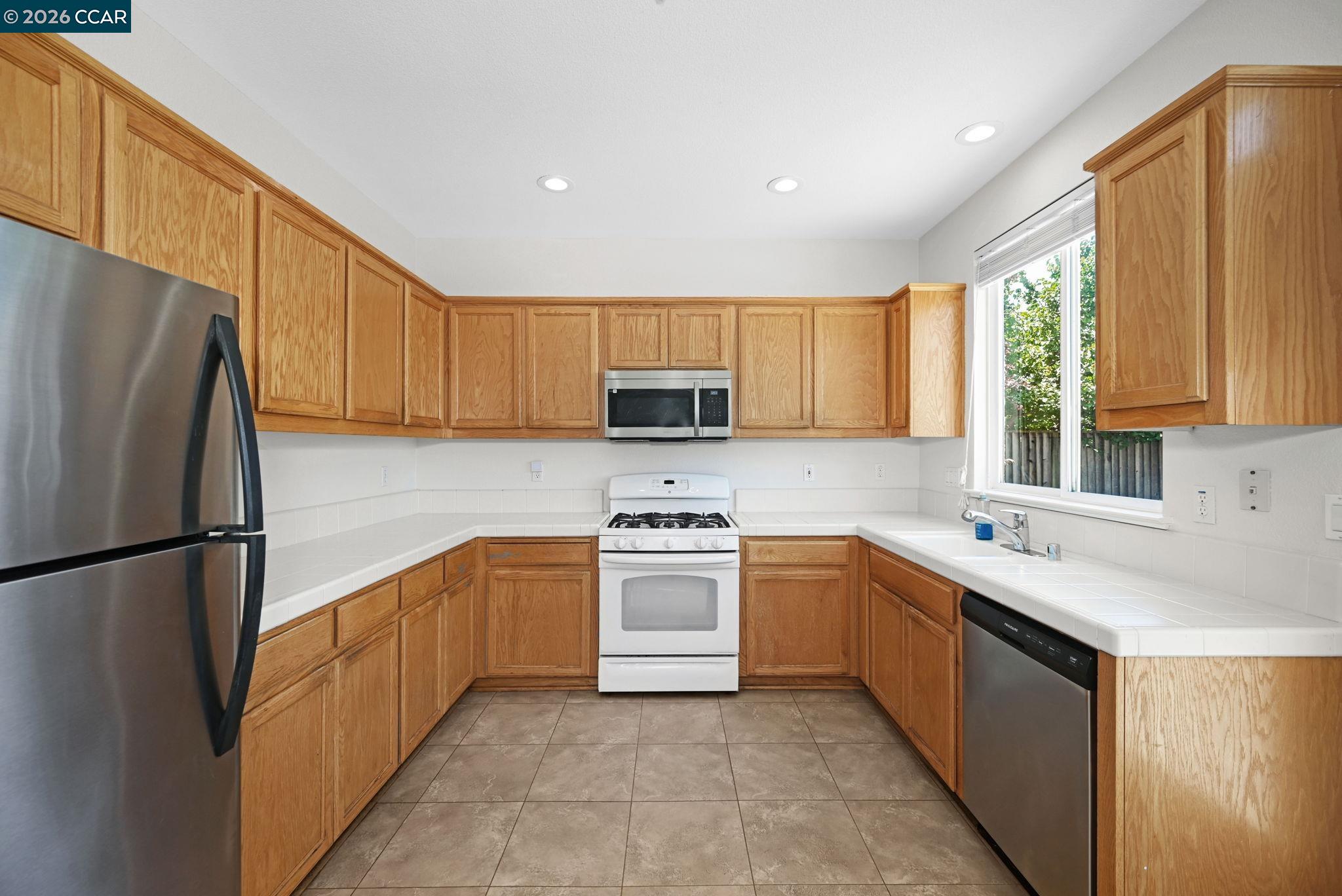 Detail Gallery Image 7 of 20 For 2924 Gelding Ln, Livermore,  CA 94551 - 3 Beds | 2 Baths