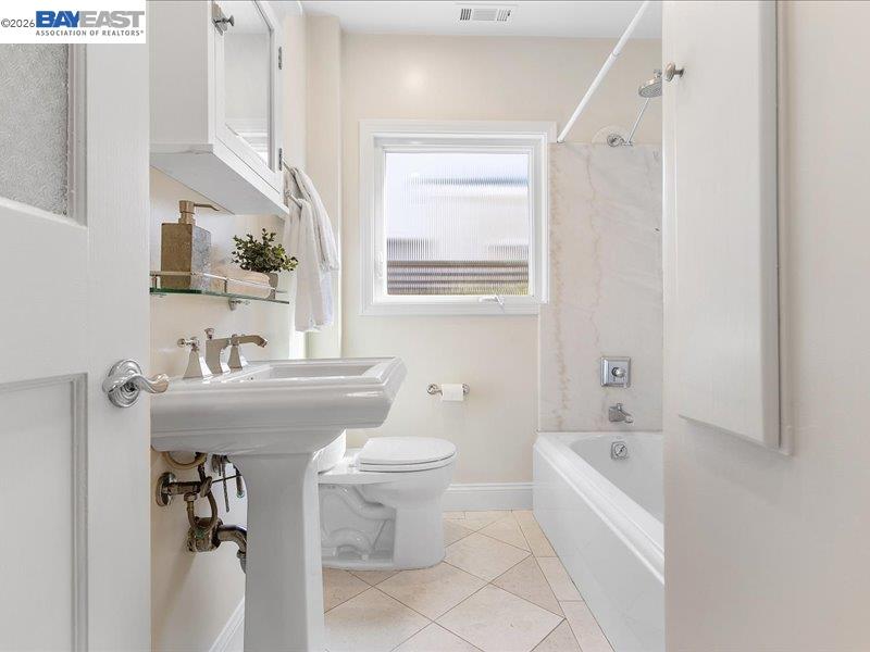 Detail Gallery Image 25 of 53 For 321 Central Ave, Alameda,  CA 94501 - 2 Beds | 1 Baths