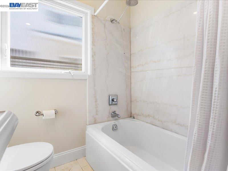 Detail Gallery Image 26 of 53 For 321 Central Ave, Alameda,  CA 94501 - 2 Beds | 1 Baths