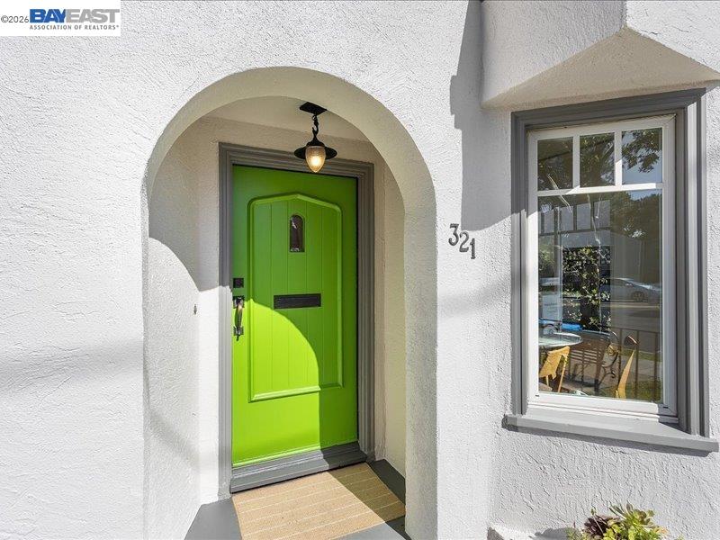 Detail Gallery Image 5 of 53 For 321 Central Ave, Alameda,  CA 94501 - 2 Beds | 1 Baths