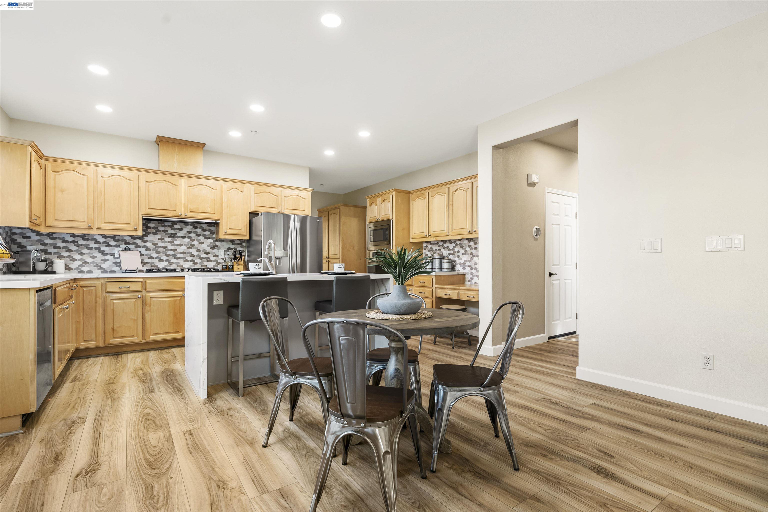 Detail Gallery Image 32 of 60 For 1635 Embassy Cir, Livermore,  CA 94550 - 4 Beds | 2/1 Baths