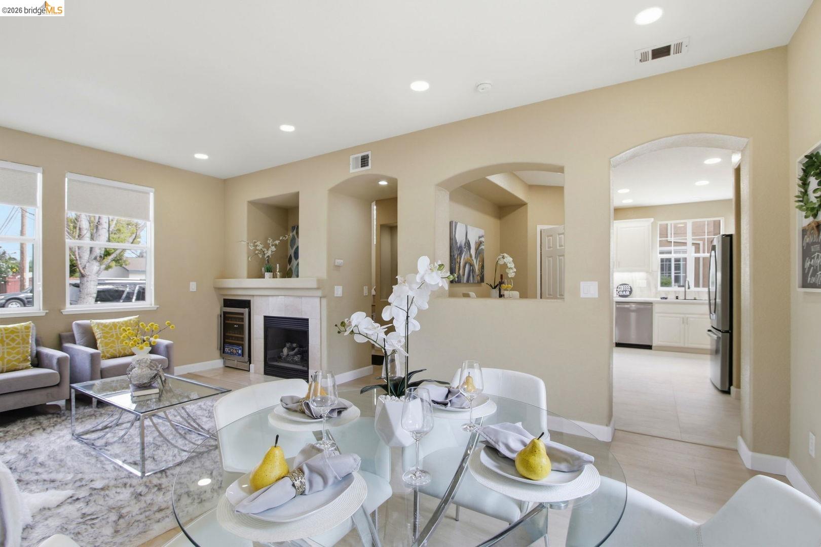 Detail Gallery Image 9 of 20 For 3998 Williams Rd, San Jose,  CA 95117 - 4 Beds | 2/1 Baths