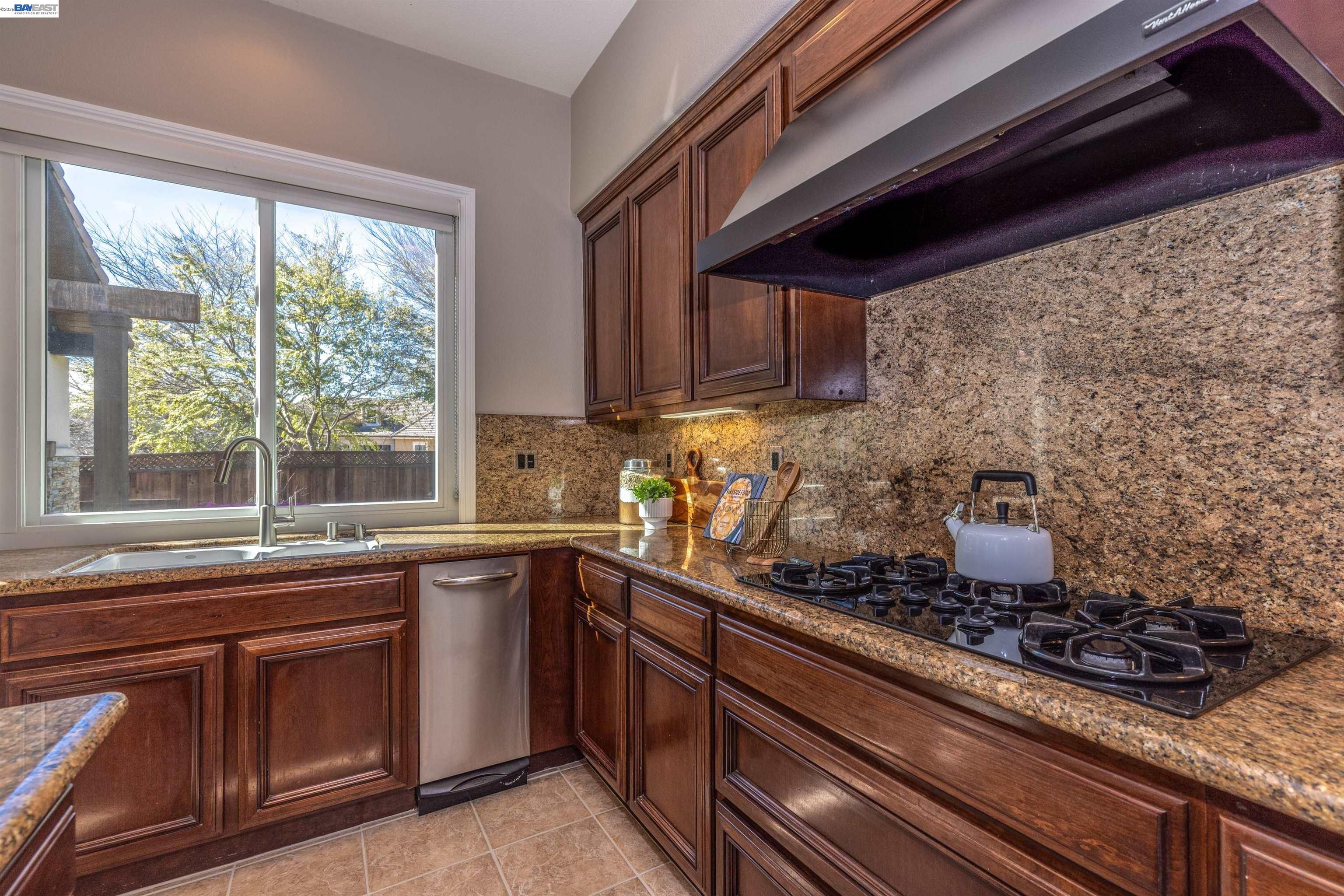 Detail Gallery Image 19 of 60 For 631 Alden Ln, Livermore,  CA 94550 - 5 Beds | 3 Baths