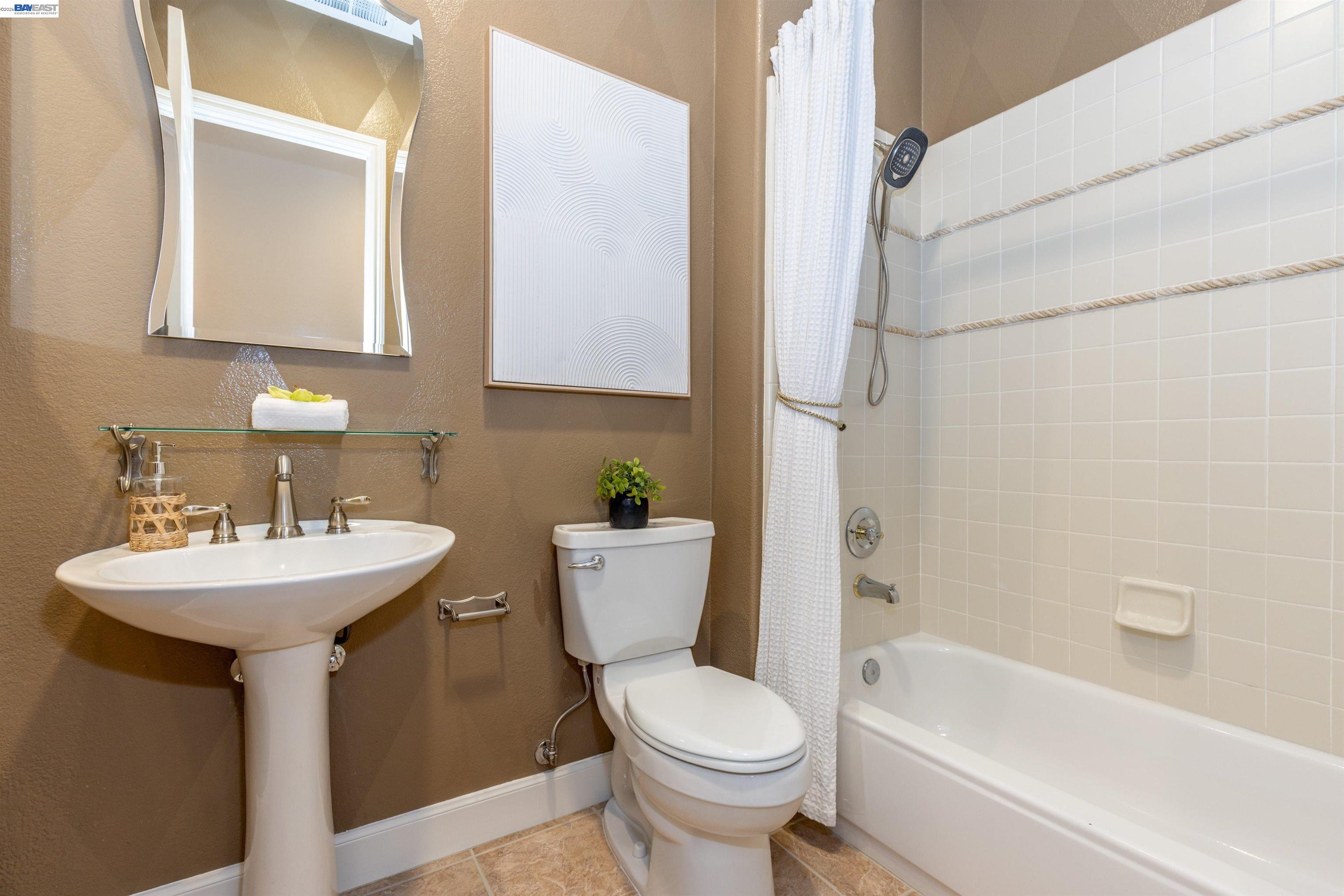 Detail Gallery Image 23 of 60 For 631 Alden Ln, Livermore,  CA 94550 - 5 Beds | 3 Baths