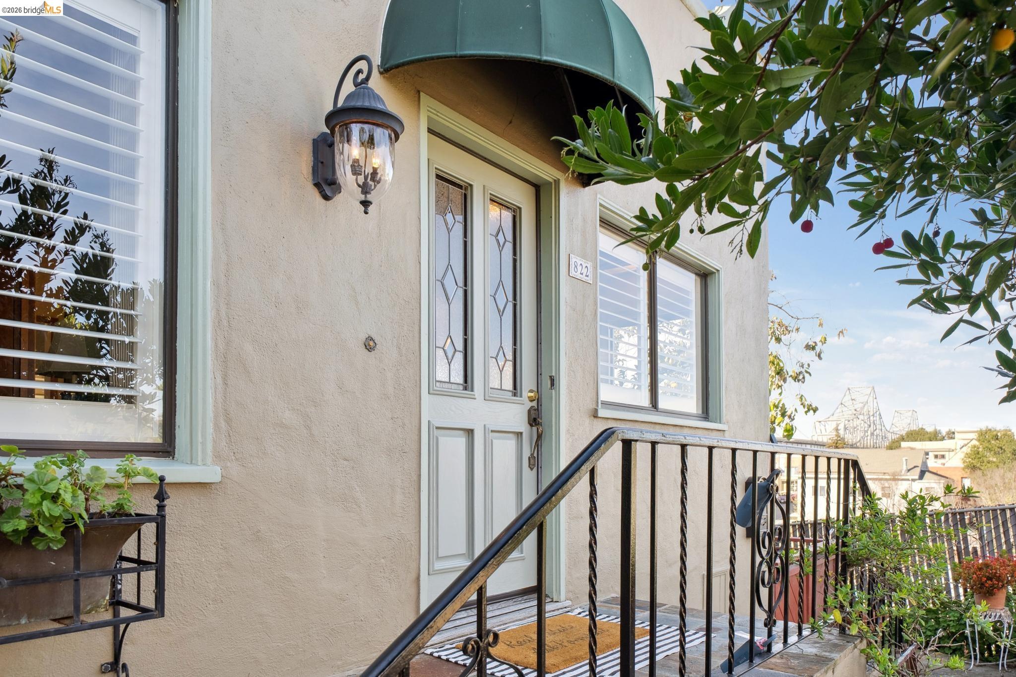 Detail Gallery Image 3 of 55 For 822 a St, Crockett,  CA 94525 - 5 Beds | 2 Baths