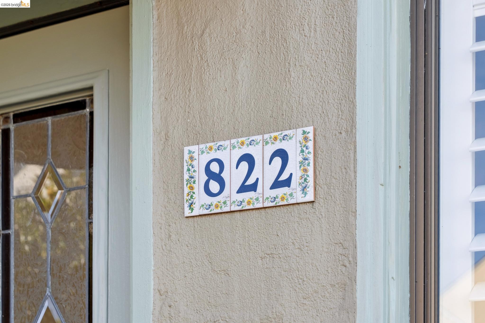 Detail Gallery Image 4 of 55 For 822 a St, Crockett,  CA 94525 - 5 Beds | 2 Baths