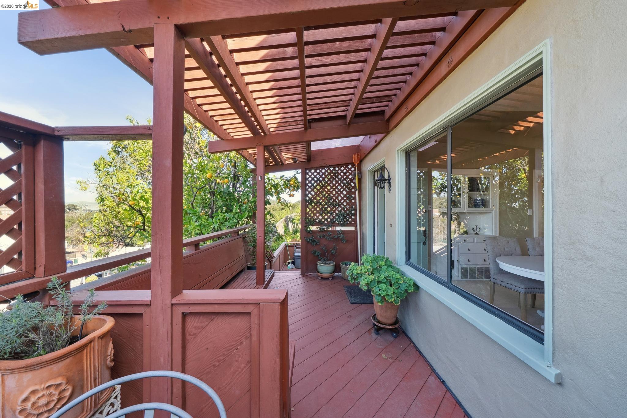 Detail Gallery Image 31 of 55 For 822 a St, Crockett,  CA 94525 - 5 Beds | 2 Baths