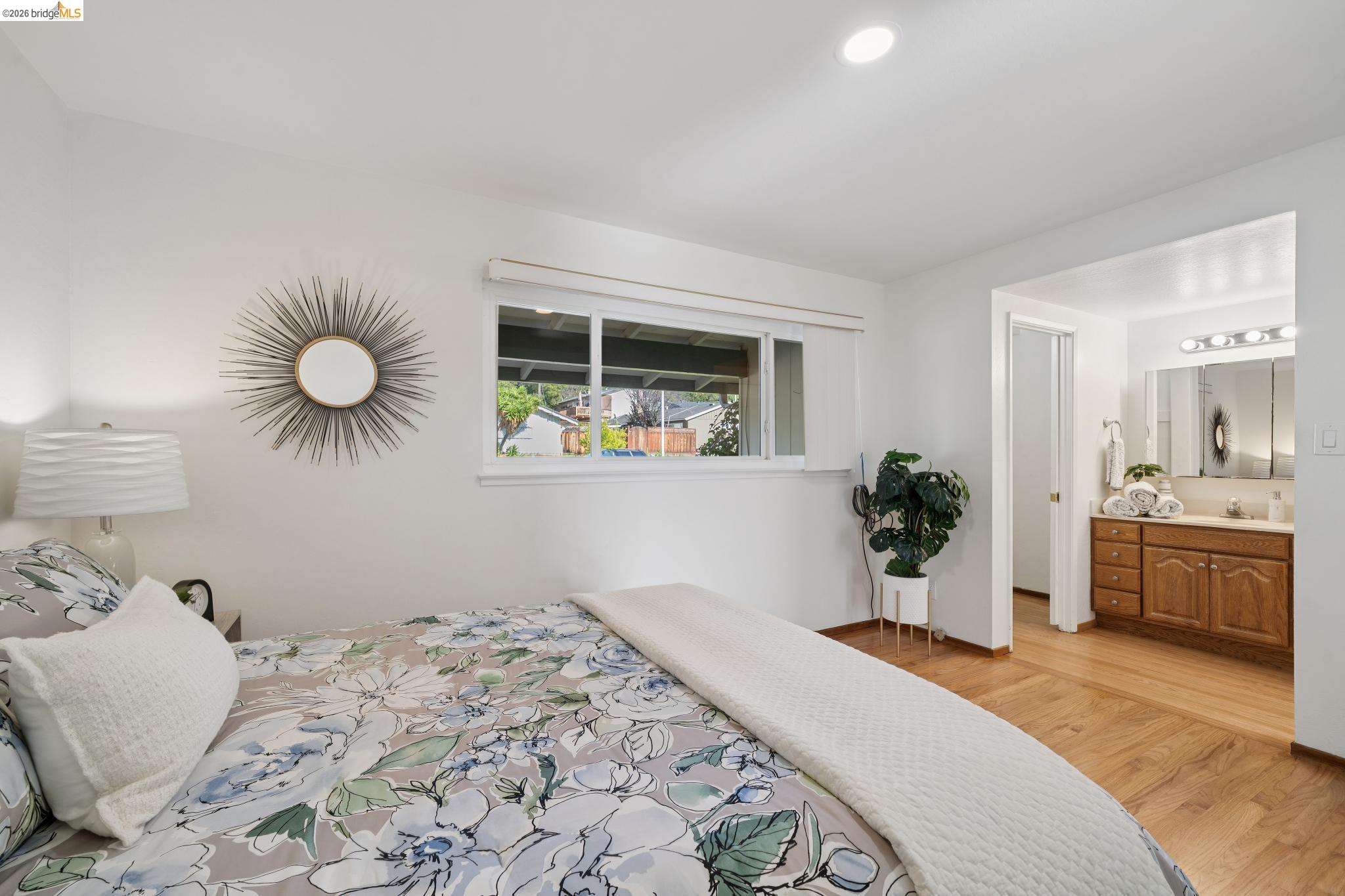 Detail Gallery Image 16 of 43 For 30229 Treeview St, Hayward,  CA 94544 - 5 Beds | 3 Baths