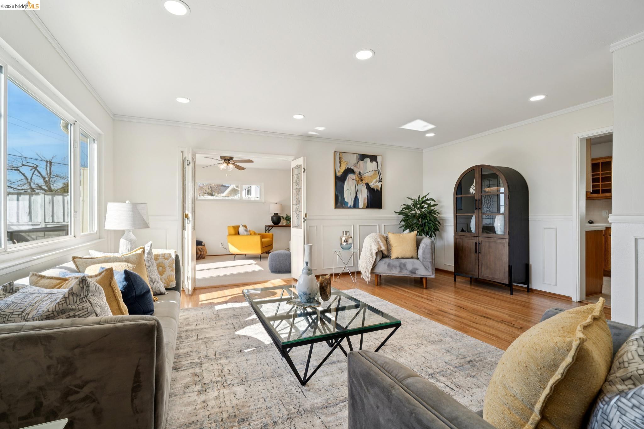 Detail Gallery Image 6 of 43 For 30229 Treeview St, Hayward,  CA 94544 - 5 Beds | 3 Baths