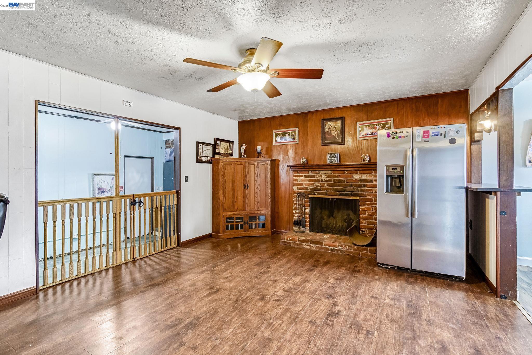 Detail Gallery Image 9 of 44 For 3495 E Dakota Ave, Fresno,  CA 93726 - 3 Beds | 1/1 Baths