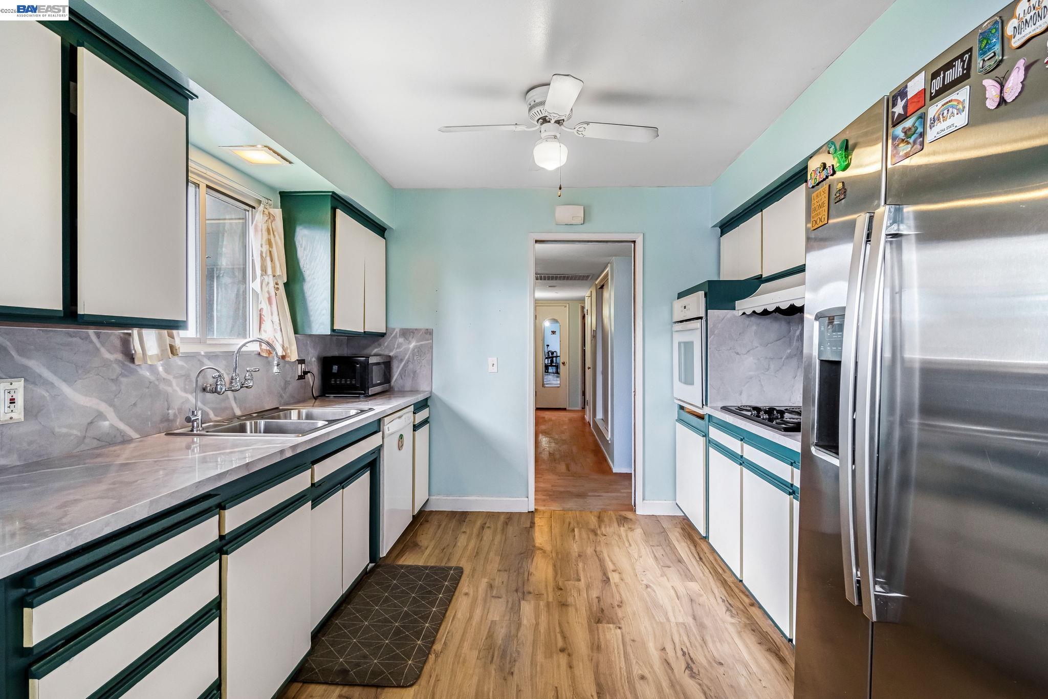 Detail Gallery Image 14 of 44 For 3495 E Dakota Ave, Fresno,  CA 93726 - 3 Beds | 1/1 Baths