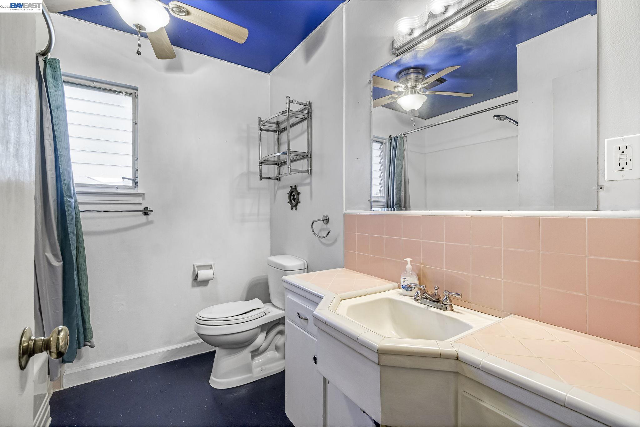 Detail Gallery Image 21 of 44 For 3495 E Dakota Ave, Fresno,  CA 93726 - 3 Beds | 1/1 Baths