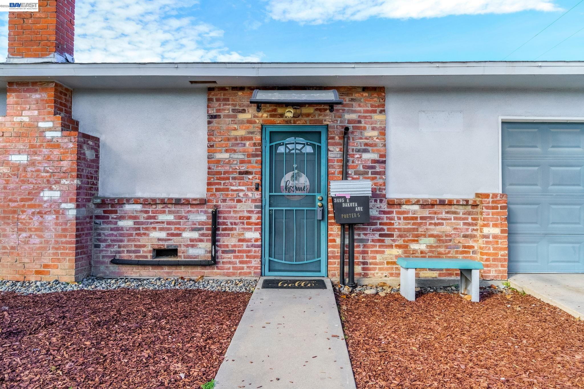 Detail Gallery Image 4 of 44 For 3495 E Dakota Ave, Fresno,  CA 93726 - 3 Beds | 1/1 Baths