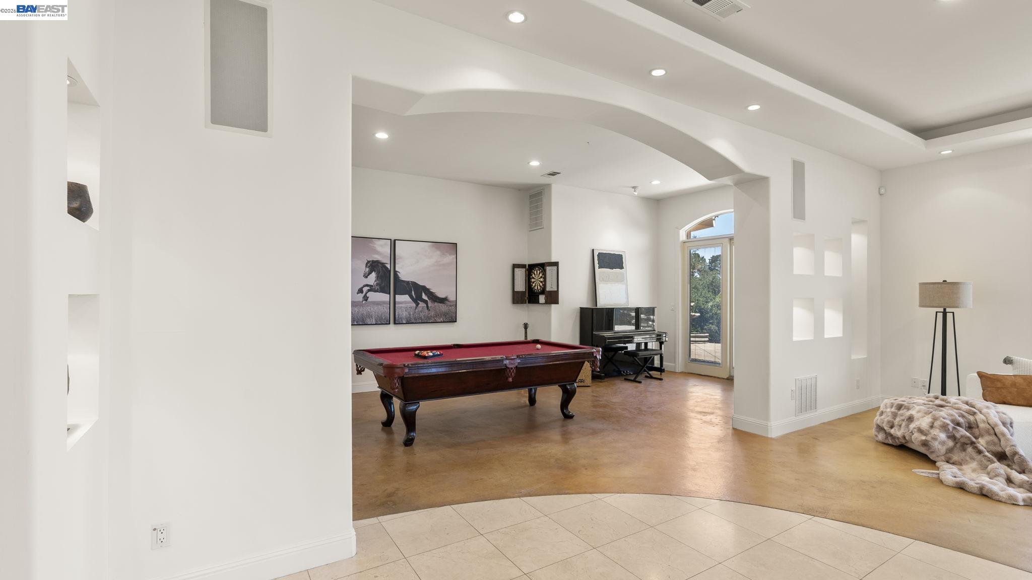 Detail Gallery Image 16 of 54 For 131 Montecito Crescent, Walnut Creek,  CA 94597 - 6 Beds | 5 Baths