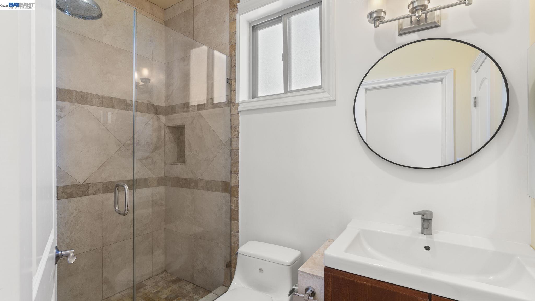 Detail Gallery Image 18 of 54 For 131 Montecito Crescent, Walnut Creek,  CA 94597 - 6 Beds | 5 Baths