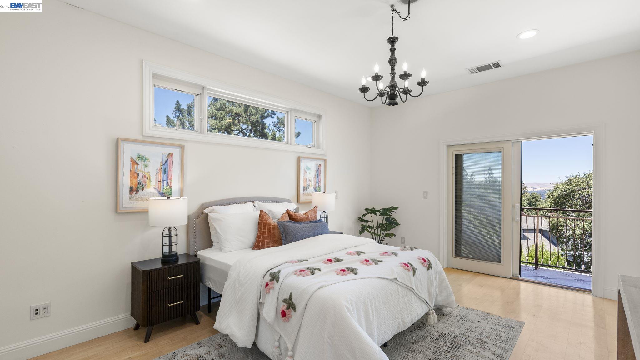 Detail Gallery Image 19 of 54 For 131 Montecito Crescent, Walnut Creek,  CA 94597 - 6 Beds | 5 Baths