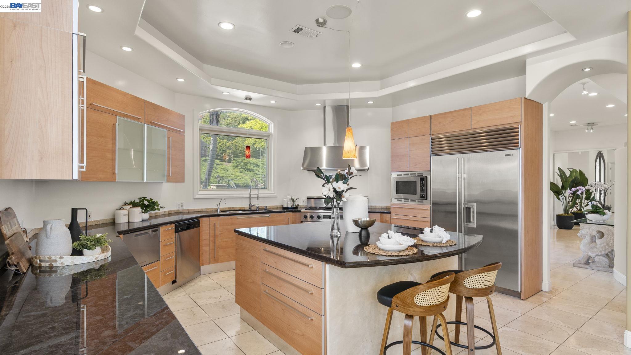 Detail Gallery Image 3 of 54 For 131 Montecito Crescent, Walnut Creek,  CA 94597 - 6 Beds | 5 Baths