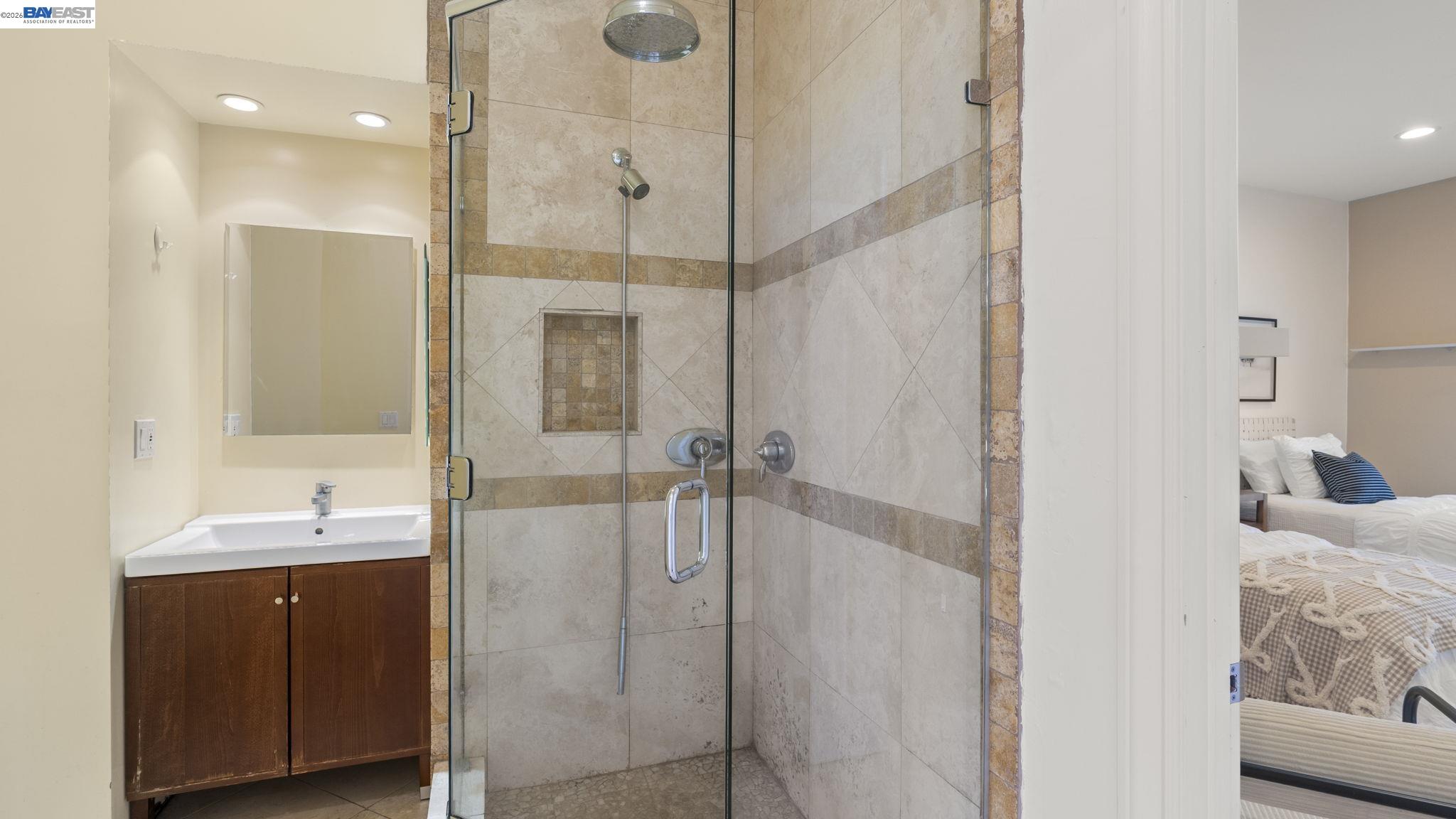 Detail Gallery Image 21 of 54 For 131 Montecito Crescent, Walnut Creek,  CA 94597 - 6 Beds | 5 Baths