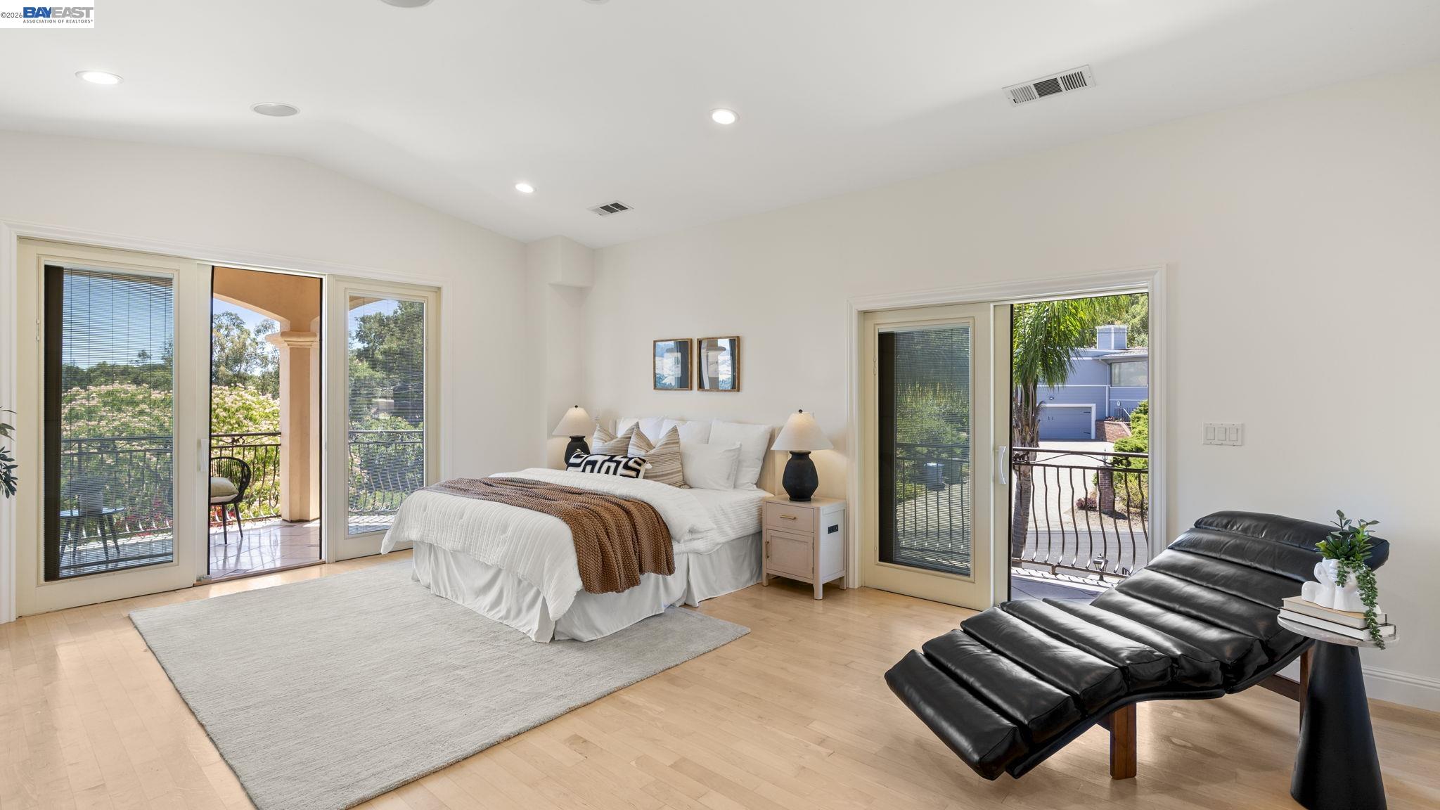 Detail Gallery Image 30 of 54 For 131 Montecito Crescent, Walnut Creek,  CA 94597 - 6 Beds | 5 Baths