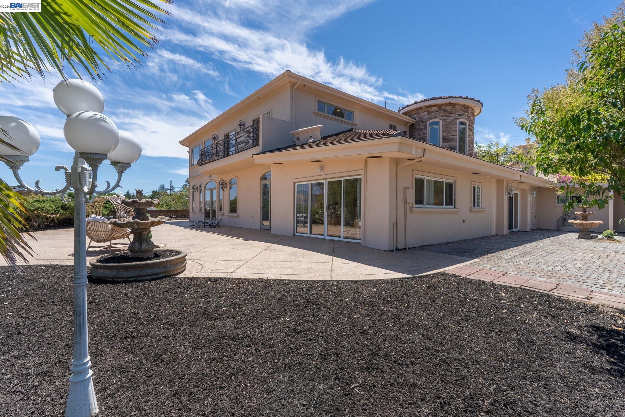 Detail Gallery Image 39 of 54 For 131 Montecito Crescent, Walnut Creek,  CA 94597 - 6 Beds | 5 Baths