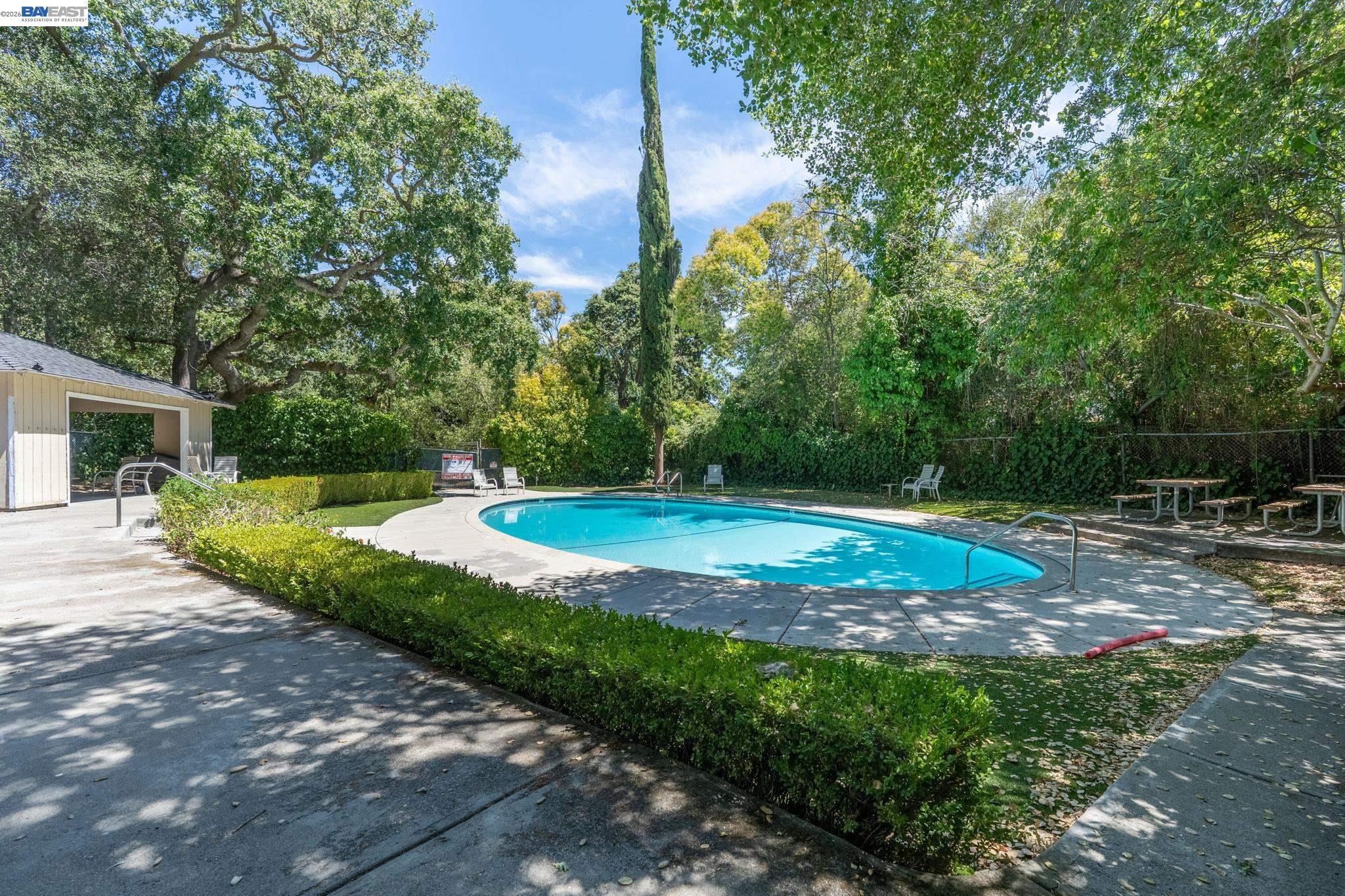 Detail Gallery Image 42 of 54 For 131 Montecito Crescent, Walnut Creek,  CA 94597 - 6 Beds | 5 Baths