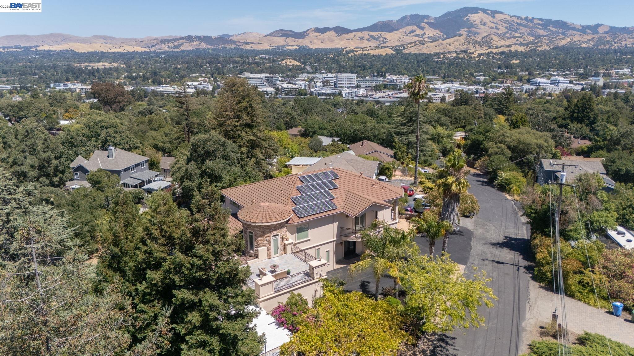 Detail Gallery Image 50 of 54 For 131 Montecito Crescent, Walnut Creek,  CA 94597 - 6 Beds | 5 Baths