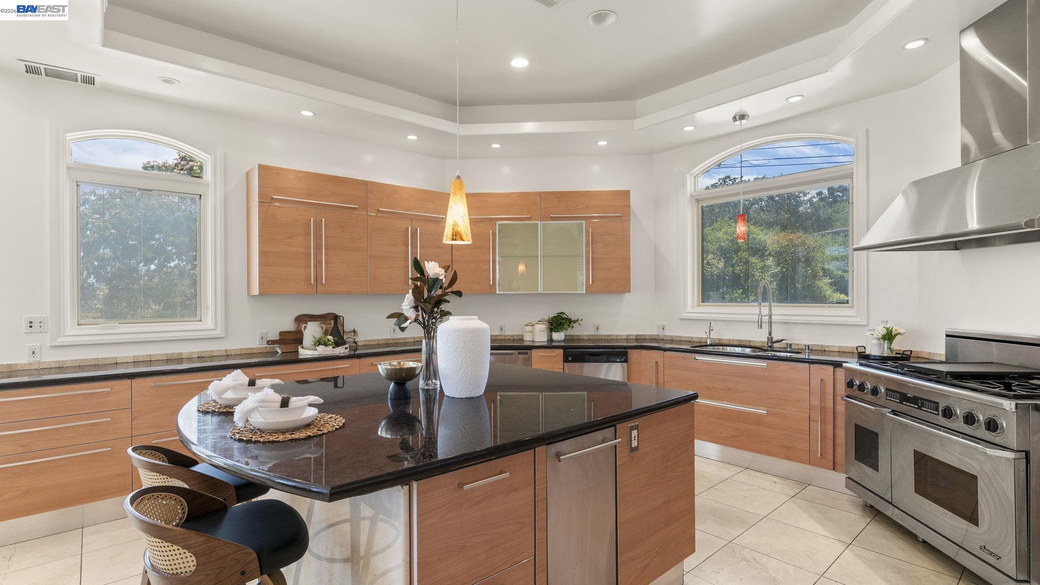 Detail Gallery Image 6 of 54 For 131 Montecito Crescent, Walnut Creek,  CA 94597 - 6 Beds | 5 Baths