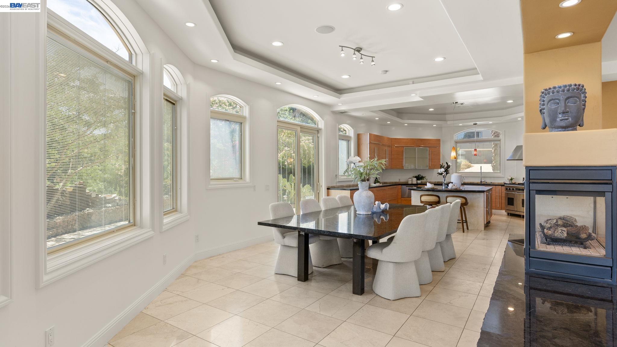 Detail Gallery Image 8 of 54 For 131 Montecito Crescent, Walnut Creek,  CA 94597 - 6 Beds | 5 Baths