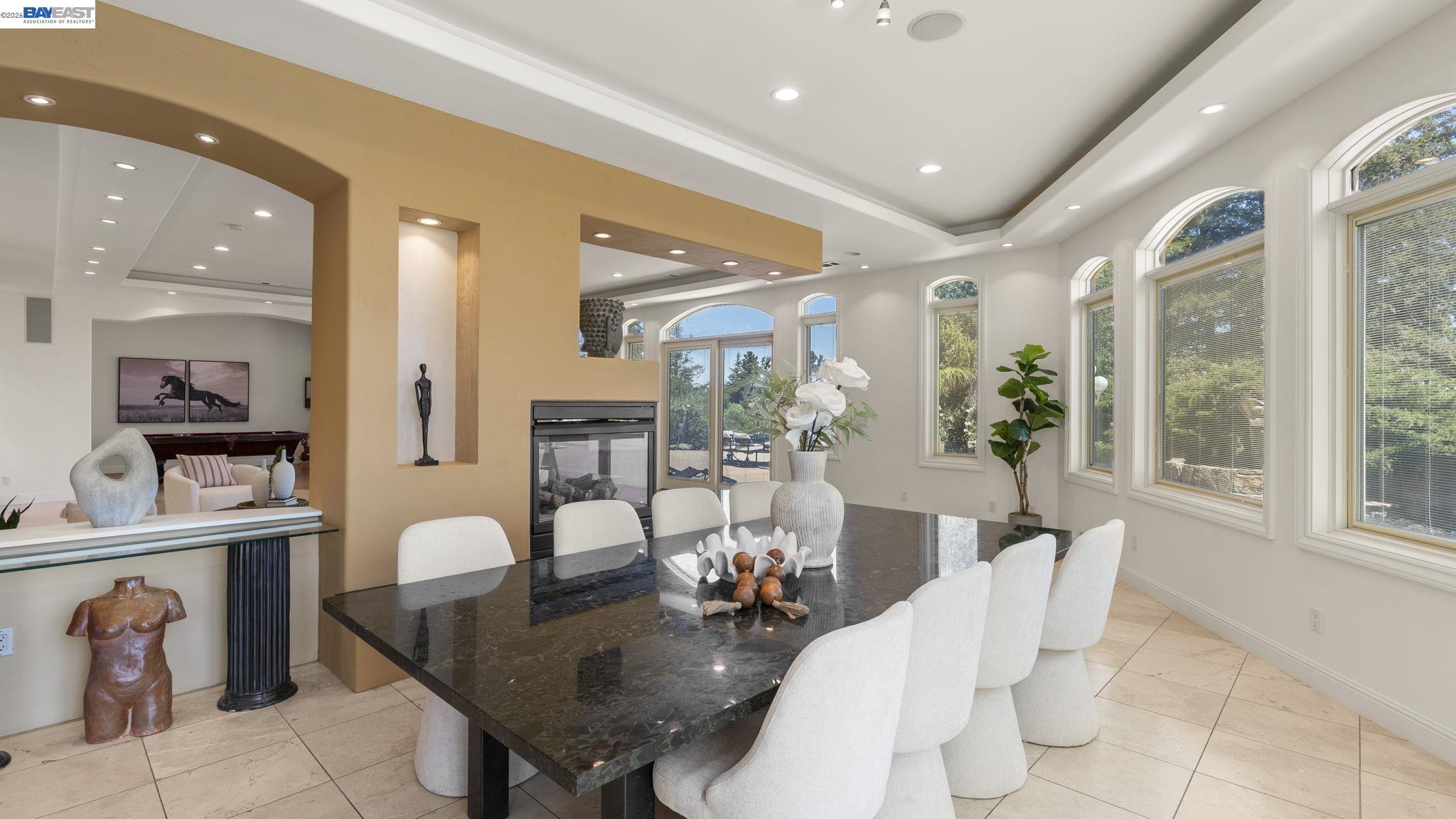 Detail Gallery Image 9 of 54 For 131 Montecito Crescent, Walnut Creek,  CA 94597 - 6 Beds | 5 Baths