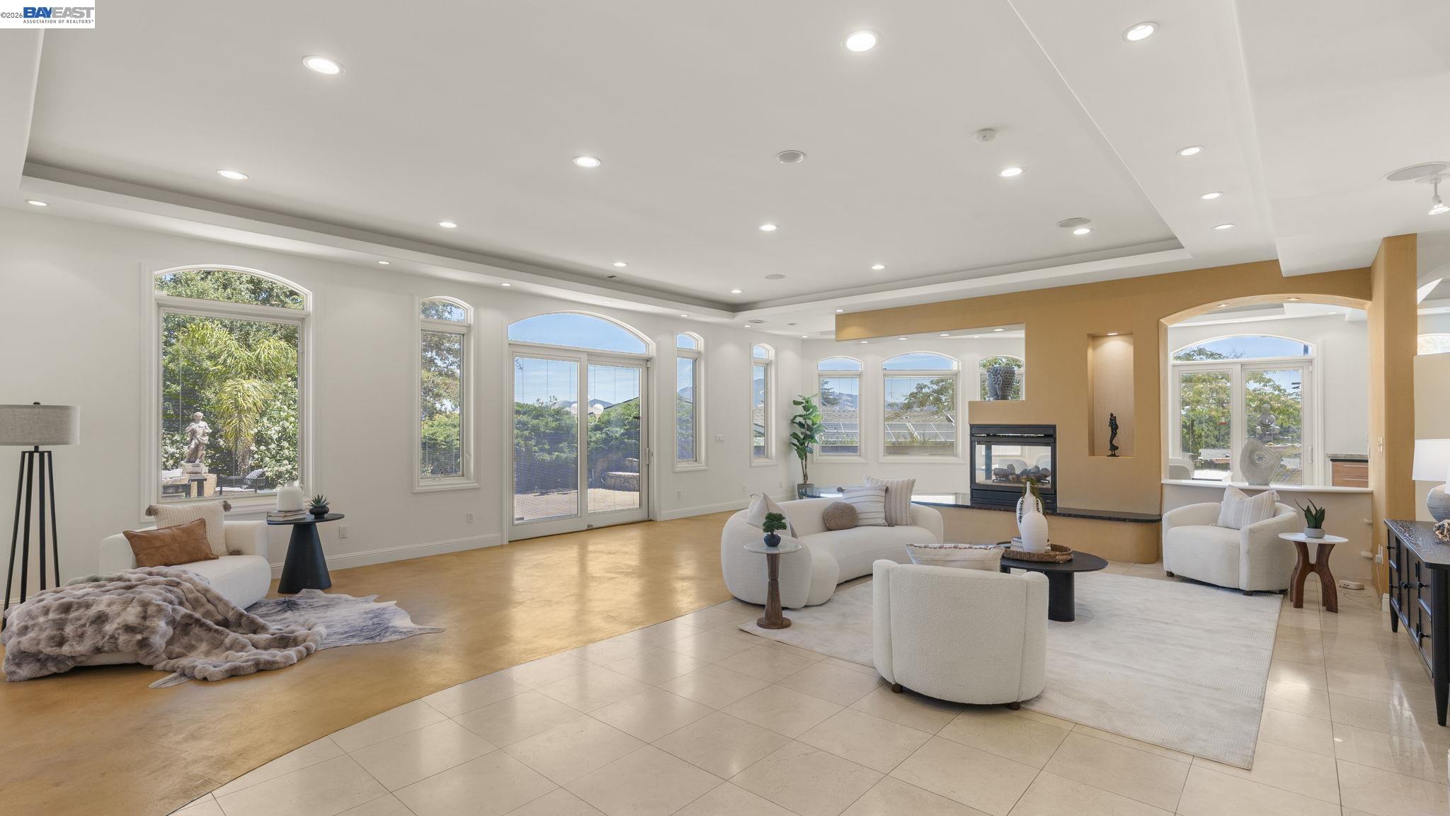 Detail Gallery Image 10 of 54 For 131 Montecito Crescent, Walnut Creek,  CA 94597 - 6 Beds | 5 Baths