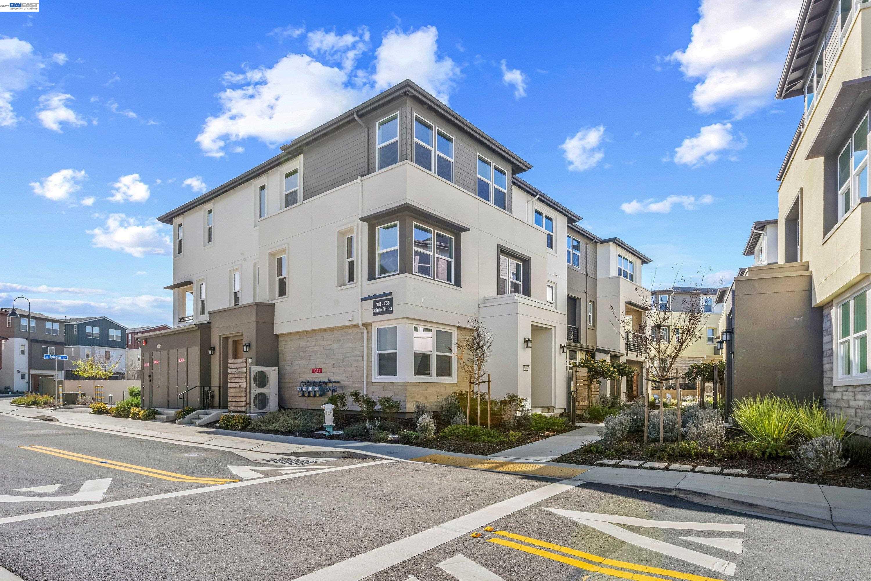 Photo #2: 41125444 Listing: Photo #2