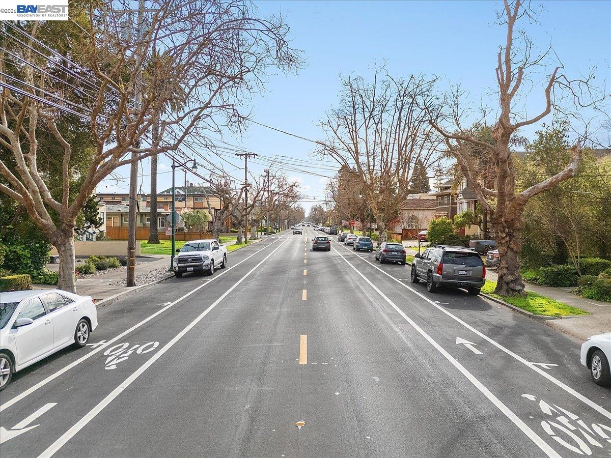 Detail Gallery Image 23 of 31 For 2050 Central Ave, Alameda,  CA 94501 - – Beds | – Baths