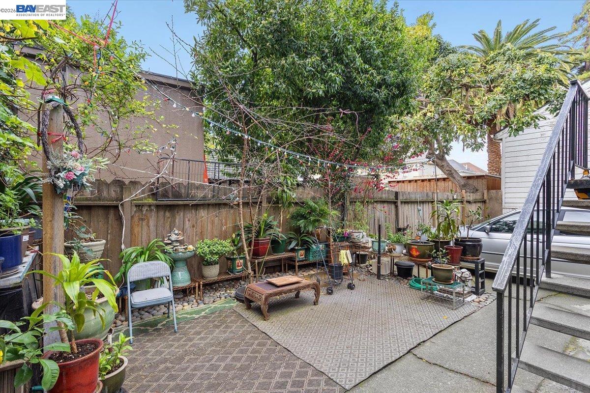 Detail Gallery Image 4 of 31 For 2050 Central Ave, Alameda,  CA 94501 - – Beds | – Baths